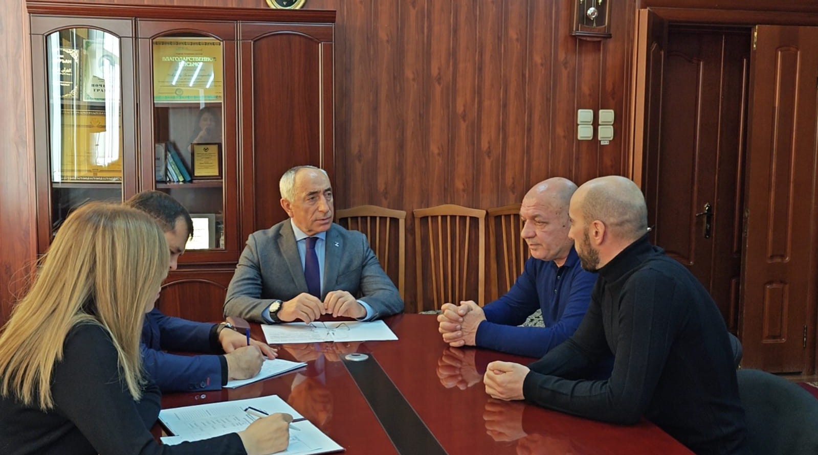 Прием граждан в Курахском районе